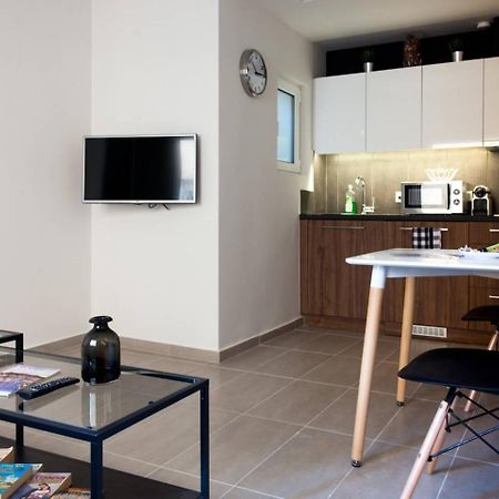 Toni'S Charming Apartment In The Thisseo Station Athens Exterior photo